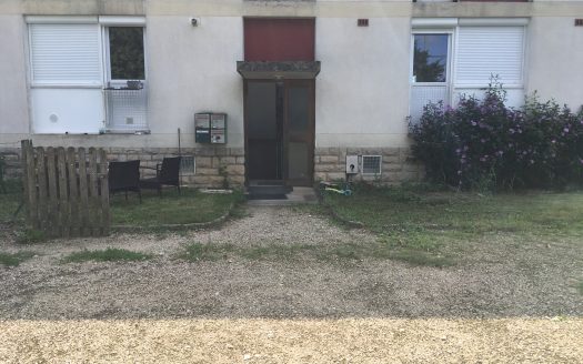 APPARTEMENT T4 RDC SURELEVE