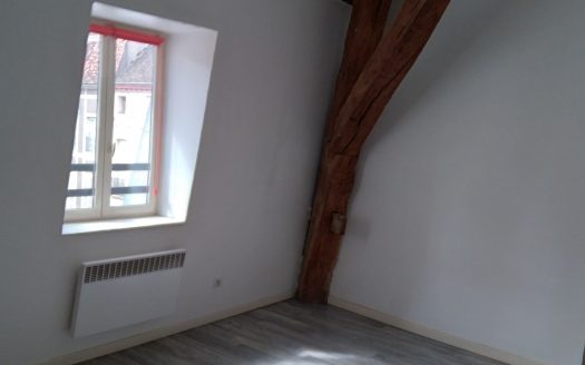 CHARMANT T2 – 2ème ETAGE